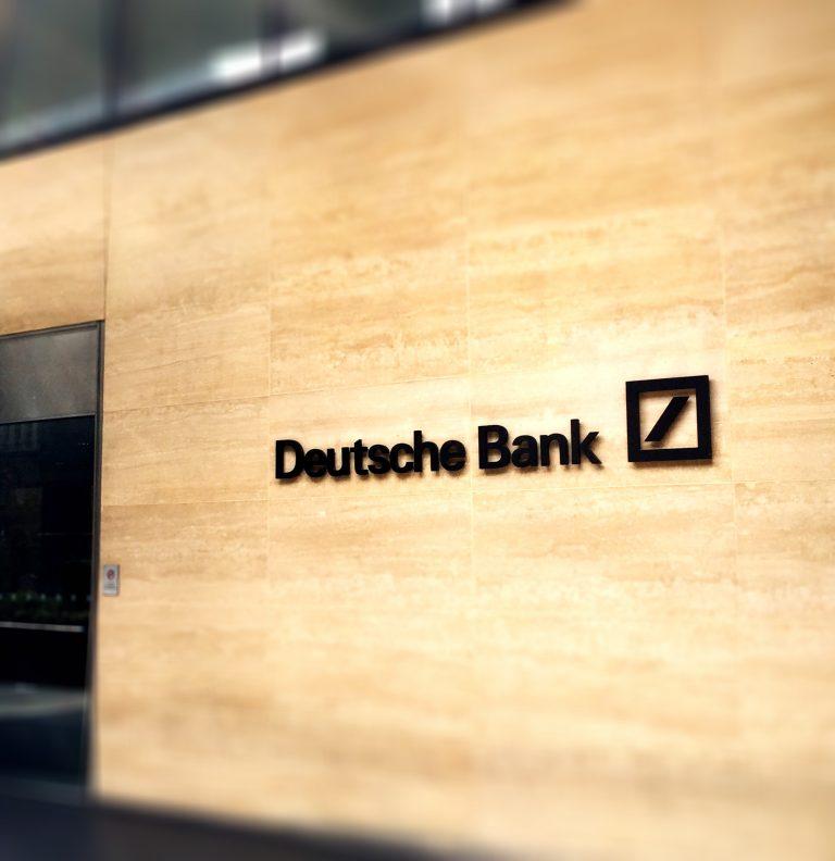 S&P lowers Deutsche credit ratings to negative
