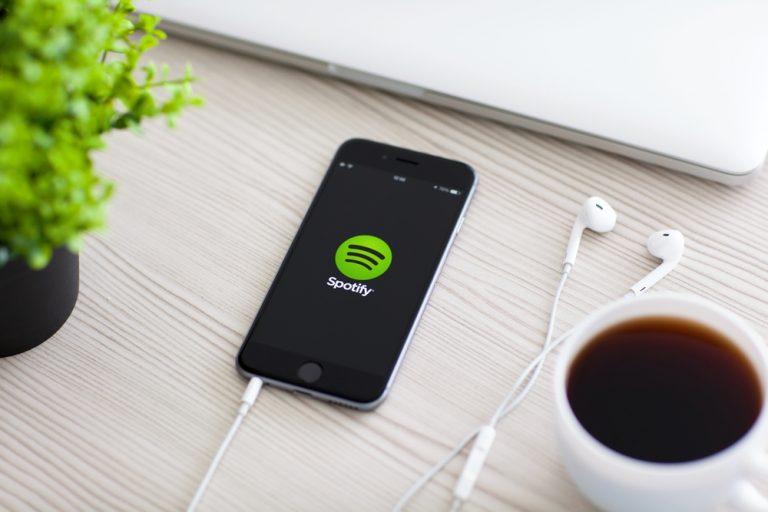 Spotify valued at $25bn as shares set for IPO