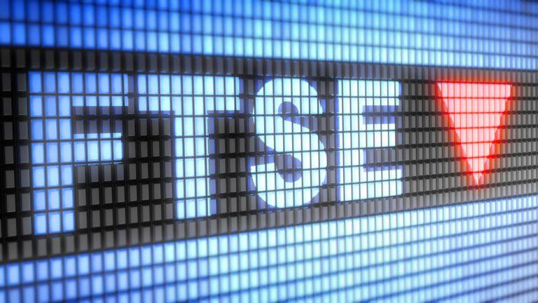 FTSE 100 dips amid global tech slump