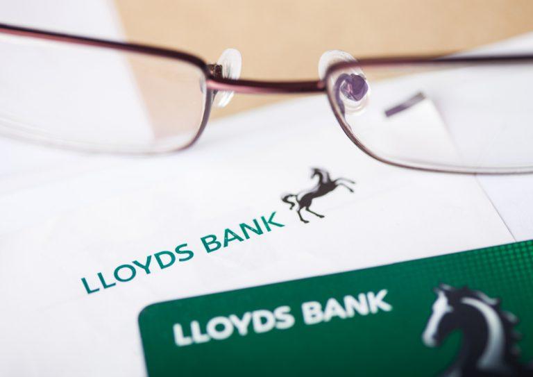Lloyds share price resumes decline after May’s defeat