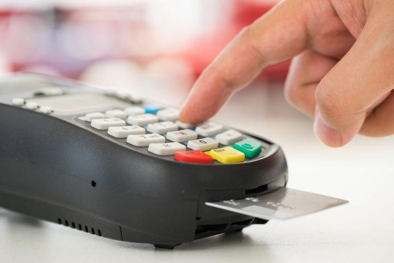 UK credit card debt rises to £72.9 billion