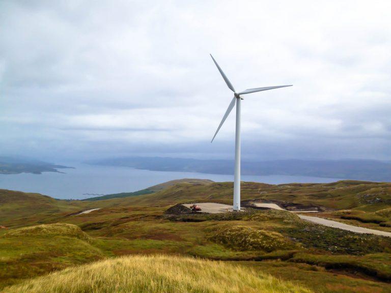 The Scottish government should lean towards renewables to power prosperity