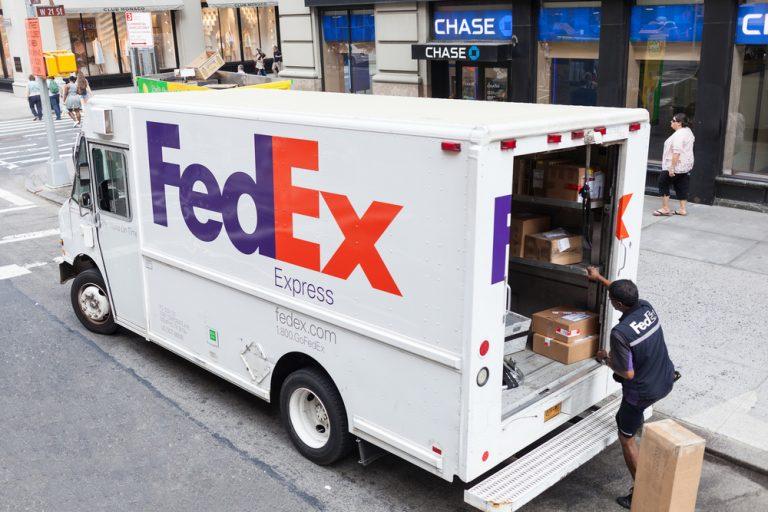 FedEx shares drop over 10% on timid Wednesday outlook