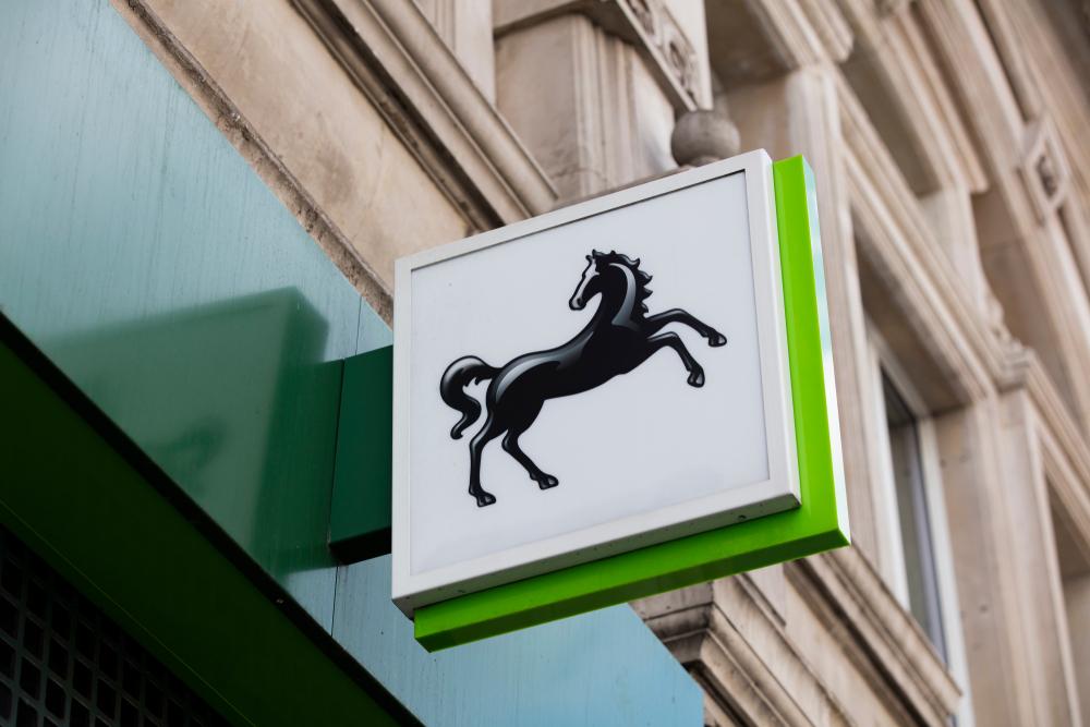 Lloyds Report Mixed 2019 As Profit Falls Due To Rise In Ppi