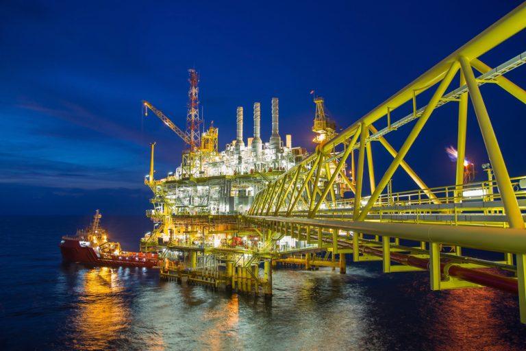 Weir Group shares bounce 6% despite swinging to annual loss