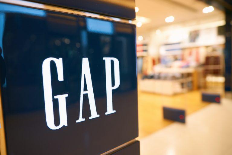 Gap posts $932m loss, shares fall 8pc
