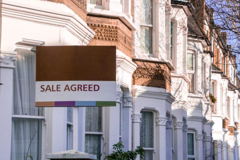 22% of prime London properties bought by overseas buyers without a viewing, new report says