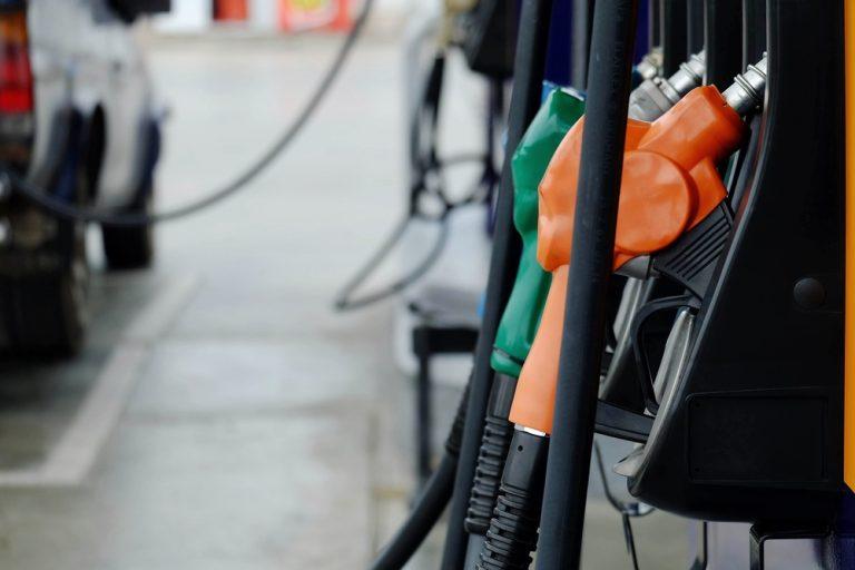 Oil dives as new strain triggers travel restrictions