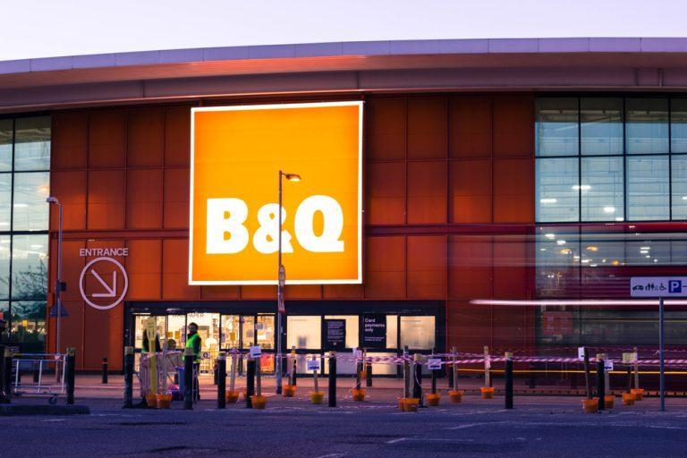 Kingfisher shares rise on strong online trading