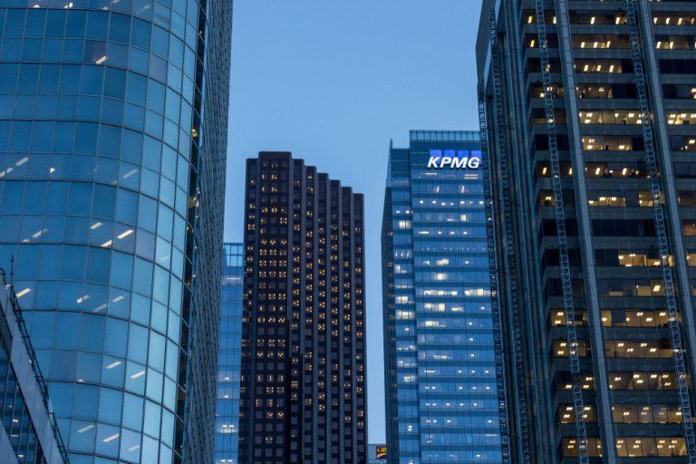 KPMG partners set to take an 11% pay cut