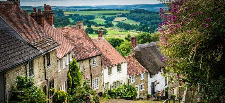 UK house prices rise 1.5%, according to Rightmove