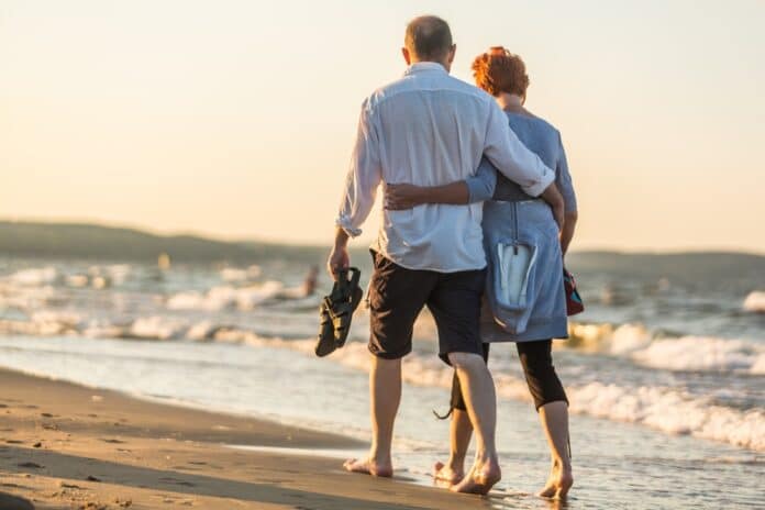 Love,,Dating,,Beach.