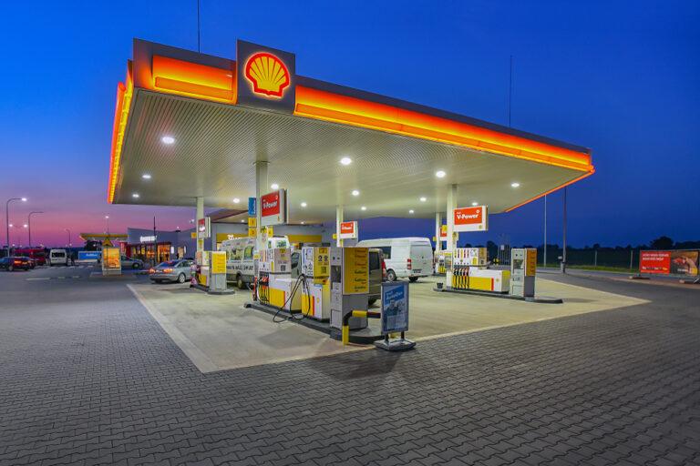 Shell to simplify share structure and remain London-listed