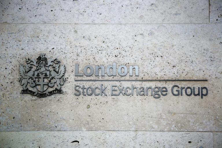 FTSE 100 gains on Russia de-escaltion hopes