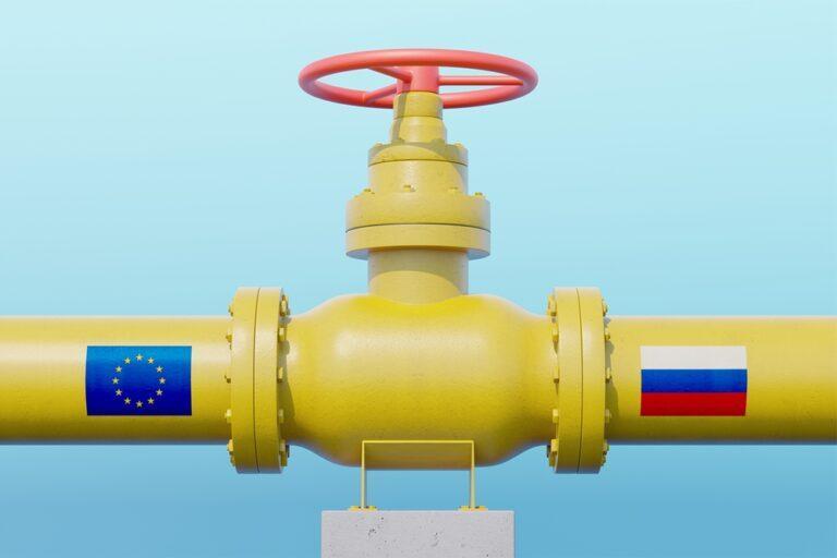 EU to reject Russian gas roubles decree
