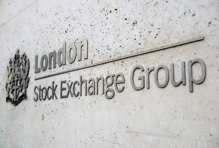 FTSE 100 slumps as UK economy shrinks 0.1% in March