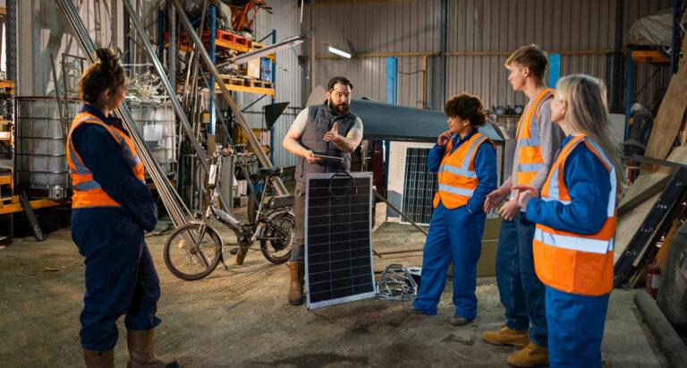 DIGEST: topical themes from Dunedin Income Growth