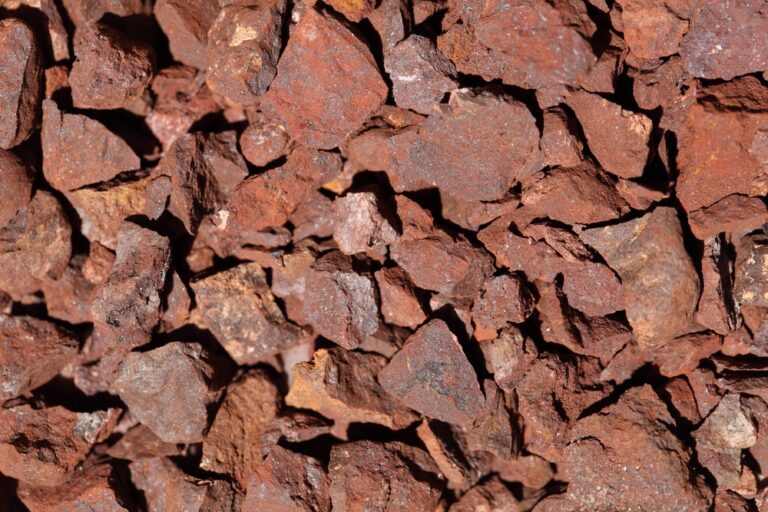 AIM movers: Alien Metals identifies iron mineralisation at Hancock and ex-dividends