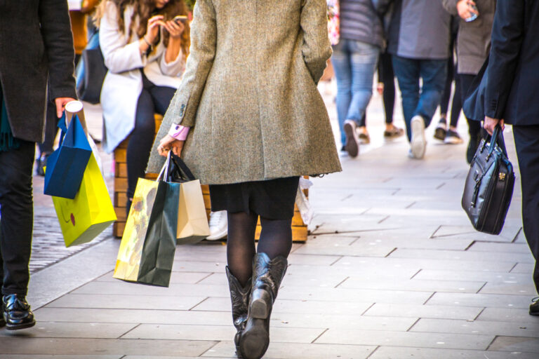 Poor UK Retail Sales increase chance of technical UK recession