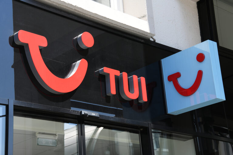 TUI AG shares gain as customer numbers and revenue surge