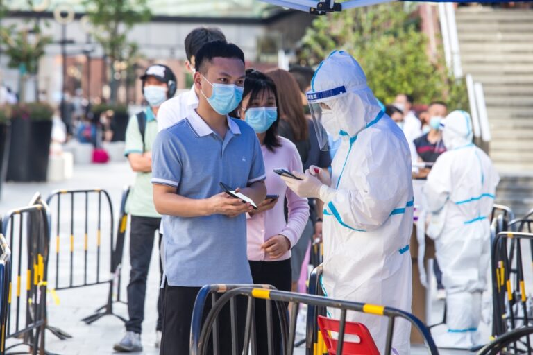 Chengdu extends lockdown indefinitely