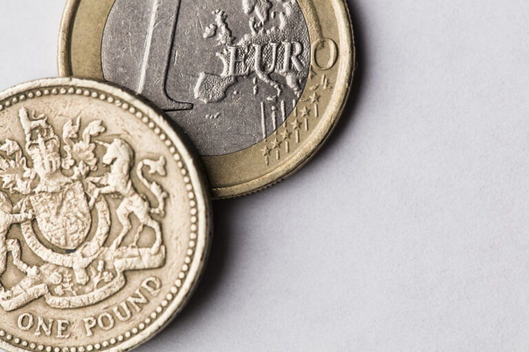 Pound falls to lowest level against Euro since 2021