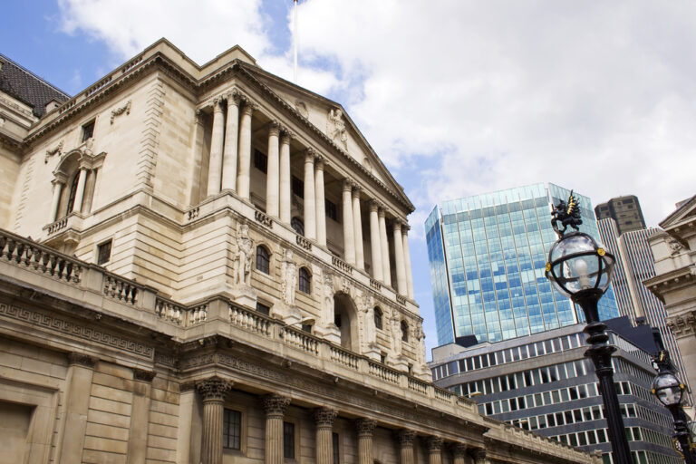 UK GDP contracts in Q3 as shallow recession looms