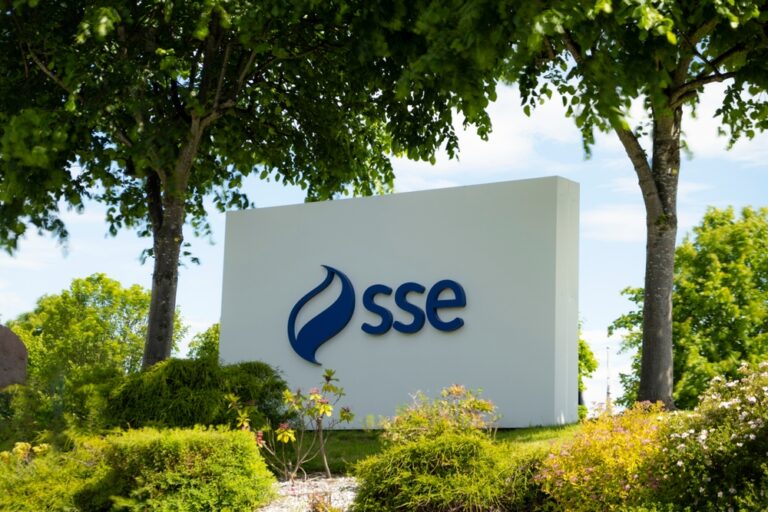 SSE shares tick higher as energy output soars
