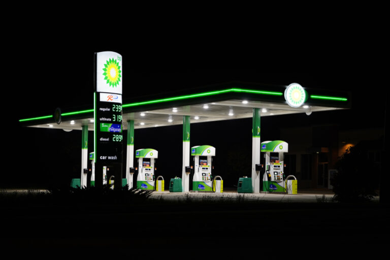 BP shares jump on profit surge and record buyback