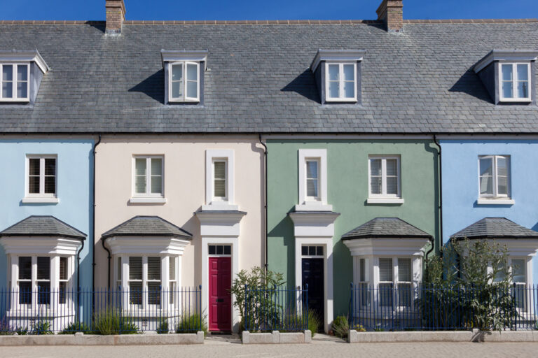 UK house prices fall 0.8% in June – Nationwide