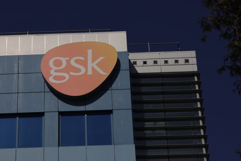 GSK shares rise after reaching Zantac settlement