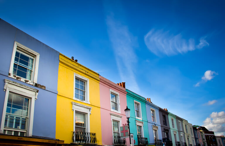 UK house prices slip as supply jumps – Zoopla