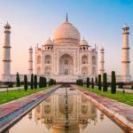 Taj,Mahal,Is,A,White,Marble,Mausoleum,On,The,Bank