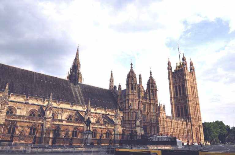 UK Government Bids to Review Visas to Recruit More AI Workers